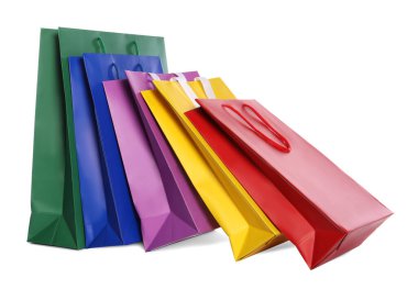 renkli Kağıt poşetler üzerinde beyaz izole