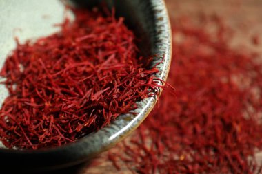 Kasede, masada, yakın plan safran.