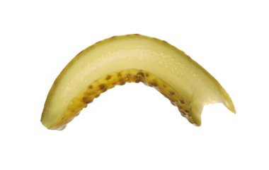 Beyaz izole turşusu salatalık dilim