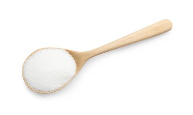 Beyaz üzerine izole edilmiş şekerli kaşık, üst görünüm