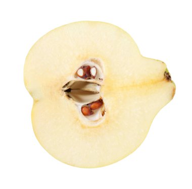 Taze olgunlaşmış ayva balığının yarısı beyaza izole edilmiş.