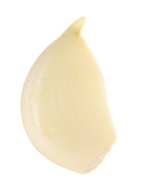 Soyulmuş bir diş sarımsak beyaza izole edilmiş.