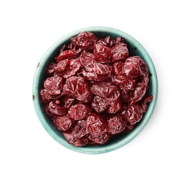 Kurutulmuş yaban mersini kasesi beyaza izole edilmiş, üst manzara