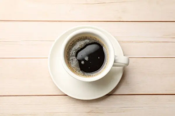 Kopje Aromatische Koffie Lichte Houten Tafel Bovenaanzicht — Stockfoto