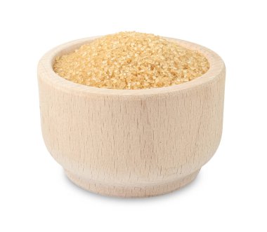 kase üzerinde beyaz izole kahverengi şeker