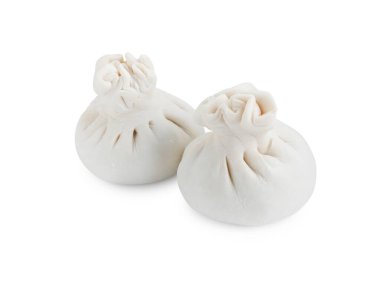 Pişmemiş khinkali (hamur tatlısı) beyaz üzerine izole edilmiş. Gürcistan mutfağı