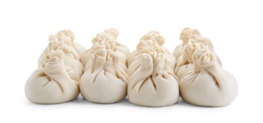 Pişmemiş khinkali (hamur tatlısı) beyaz üzerine izole edilmiş. Gürcistan mutfağı