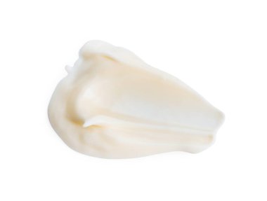 Beyaz üzerine izole edilmiş taze mayonez sosu.