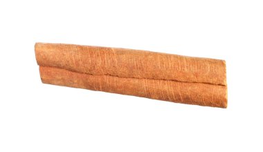 Beyaz üzerine izole edilmiş bir aromatik tarçın çubuğu.