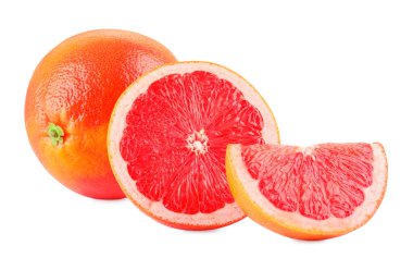Taze olgun greyfurtlar beyaza izole edilmiş. Citrus meyvesi.