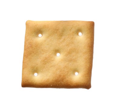 Lezzetli kuru kare kraker beyazda izole edilmiş.