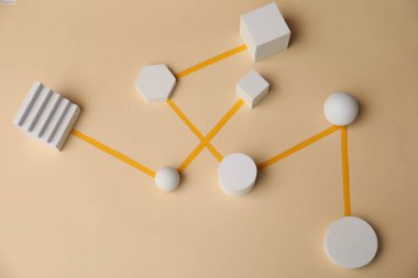 İş süreci organizasyonu ve optimizasyonu. Bej arkaplan üzerinde geometrik şekiller ile şema, üst görünüm
