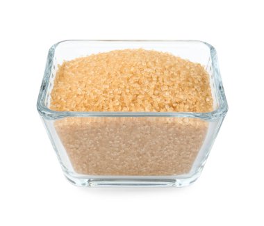 Cam kasedeki kahverengi şeker beyaza izole edilmiş.