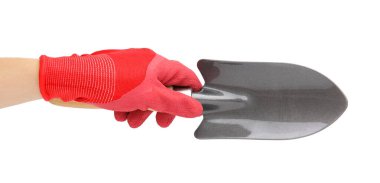 Bahçe eldivenli kadın beyaz arka planda mala tutuyor, yakın plan.