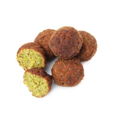 Nefis falafel topları beyaza izole edilmiş, üst manzara