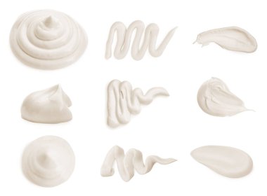 Beyaz üzerine izole edilmiş lezzetli mayonez sosu.