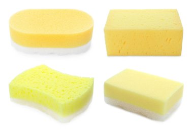 Beyaz üzerine izole edilmiş farklı sarı süngerler.