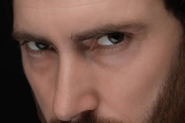 Ďábelské Oko Muž Děsivýma Očima Černém Pozadí Detailní Záběr — Stock fotografie