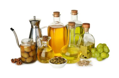 Sebze yağları. Farklı yemek yağları ve malzemeler beyaza izole edilmiş.
