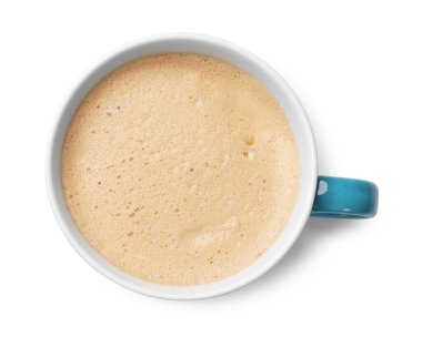 Beyaz bardakta sade kahve, üst manzara.