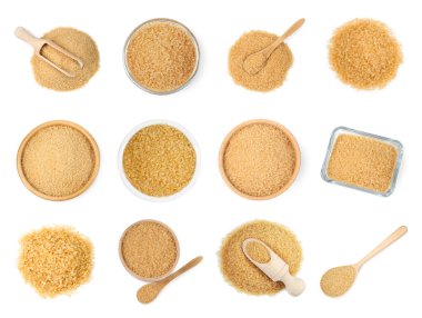 Kahverengi şeker beyaz üzerinde izole, üst görünüm