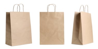 Kraft kağıt torbaları beyaz üzerine izole, set