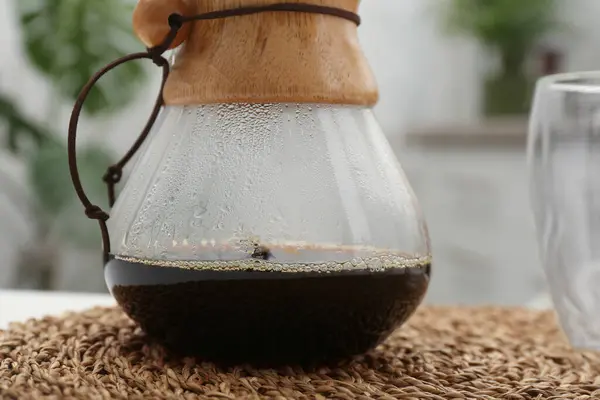 Glas Chemex Koffiezetapparaat Met Koffie Tafel Close — Stockfoto