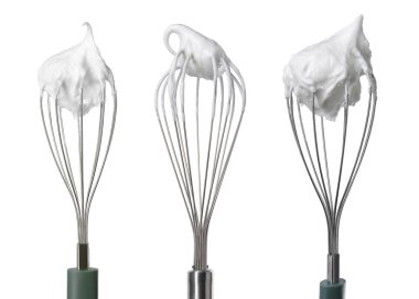 Beyaz üzerine izole krema ile birçok farklı çırpma, koleksiyon