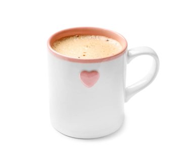 Beyaz bardakta izole edilmiş Aromatik kahve.