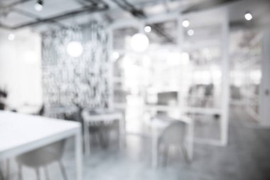 Ofis içi. Rahat çalışma alanının bulanık görünümü