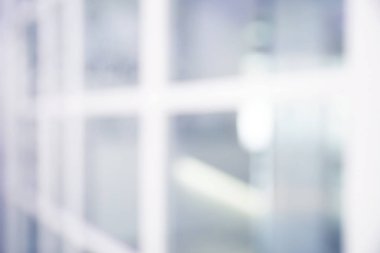 Ofis içi. Rahat çalışma alanının bulanık görünümü