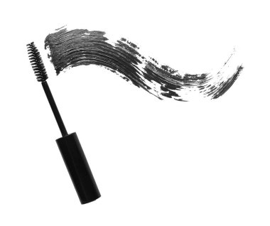 Maskara ve aplikatör kokusu beyaz, üst görünümde izole edilmiş.