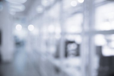Ofis içi. Rahat çalışma alanının bulanık görünümü