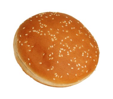 Beyaz üzerine izole edilmiş taze bir hamburger ekmeği.