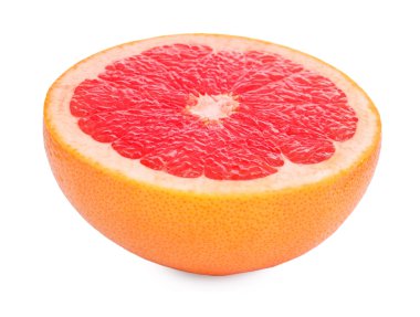Yarım greyfurt, beyaza izole edilmiş. Citrus meyvesi.