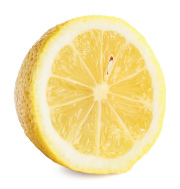 Limonun yarısı beyaza izole edilmiş. Citrus meyvesi.