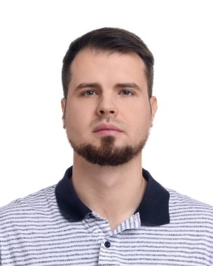Pasaport fotoğrafı. Beyaz arkaplanda insan portresi
