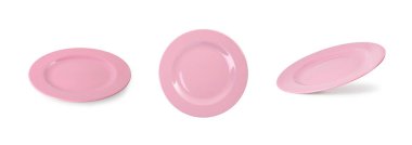 Boş seramik tabak beyaz üzerine izole edilmiş, farklı görünümlü.