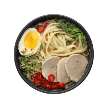 Kasede et ve yumurta bulunan nefis ramen beyaz, üst manzara. Erişte çorbası.