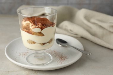 Cam kaplı nefis tiramisu.