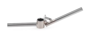 Bir metal sarımsak ezici beyaza izole edilmiş.