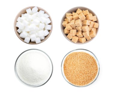 Beyaz, üst görünümde izole edilmiş farklı şeker tipleri