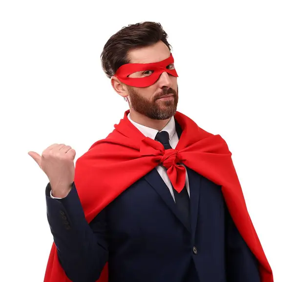 Zelfverzekerde Zakenman Draagt Rode Superheld Cape Masker Witte Achtergrond — Stockfoto