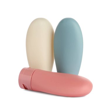 Kozmetik seyahat seti beyaza izole edilmiş. Banyo aksesuarları