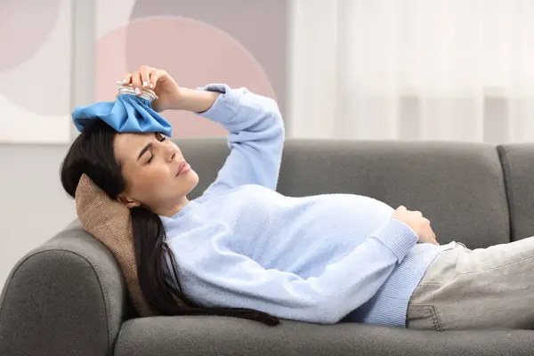 Pregnant Woman Cold Pack Suffering Headache Sofa Home — Stock Photo, Image