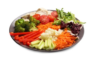 Dengeli beslenme ve sağlıklı yiyecekler. Beyaz üzerine izole edilmiş farklı lezzetli ürünler içeren tabaklar.