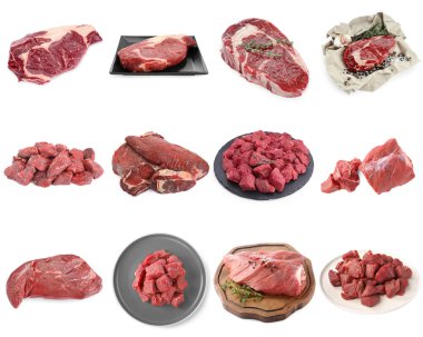 Beyazlar üzerine izole edilmiş taze et parçaları.