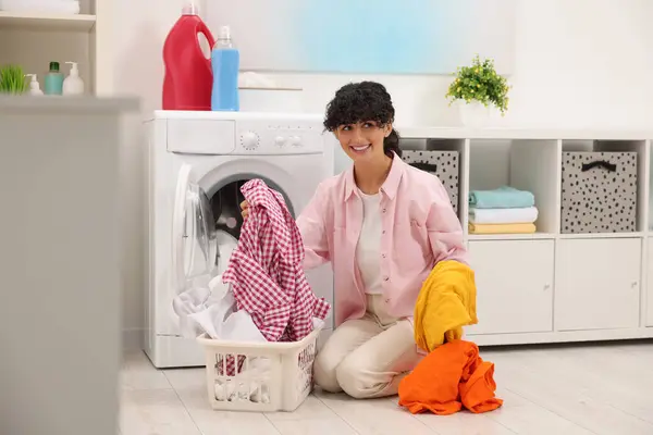 Happy Woman Laundry Washing Machine Indoors — Stock Photo, Image