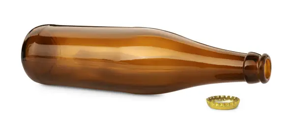 Uma Garrafa Cerveja Marrom Vazia Tampa Isolada Branco — Fotografia de Stock