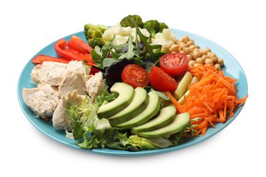 Dengeli beslenme ve sağlıklı yiyecekler. Beyaz üzerine izole edilmiş farklı lezzetli ürünler içeren tabaklar.